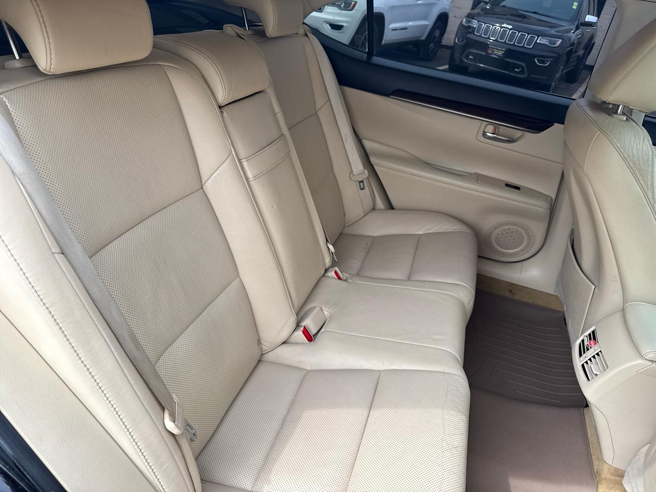 Lexus ES 350 Sedan 2013