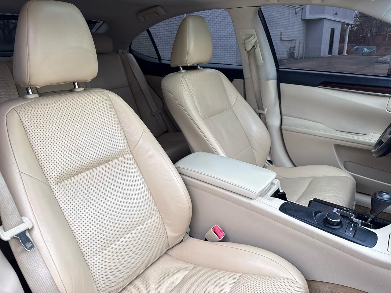 Lexus ES 350 Sedan 2013