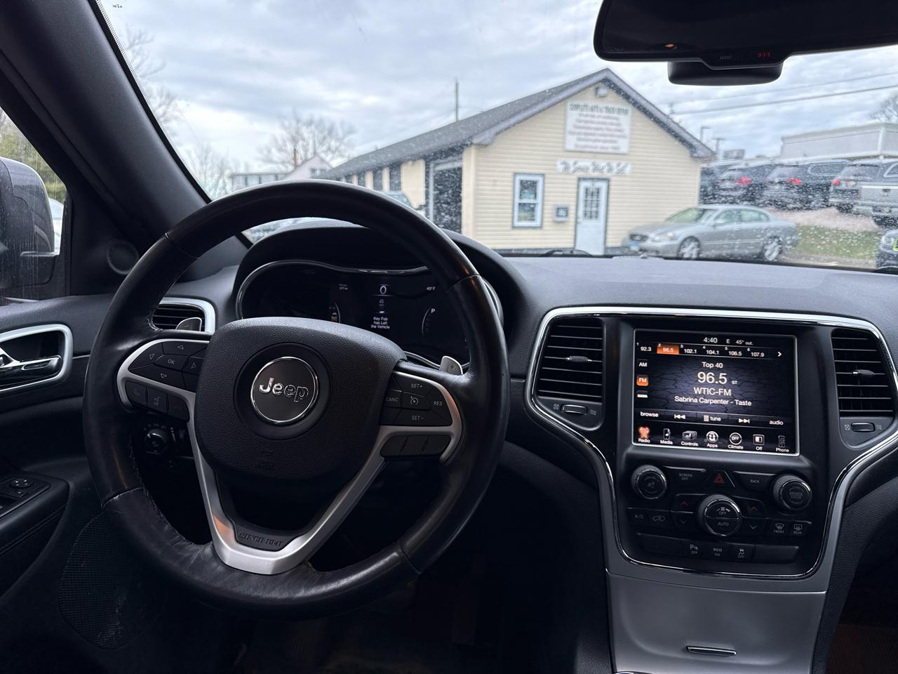 Jeep Grand Cherokee Laredo 4WD 2015