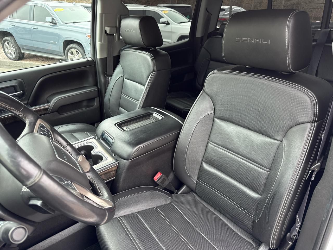 GMC Sierra 1500 Denali Crew Cab Long Box 4WD 2016