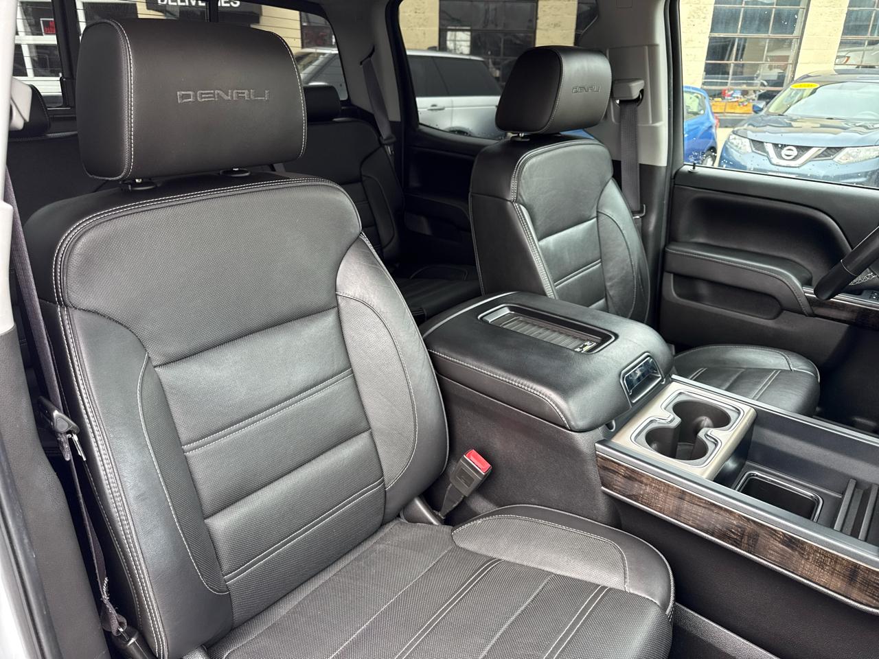 GMC Sierra 1500 Denali Crew Cab Long Box 4WD 2016