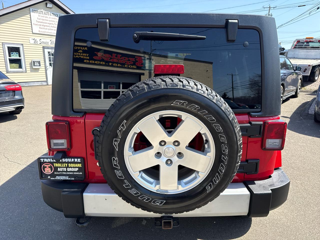 Jeep Wrangler Unlimited Sahara 4WD 2011