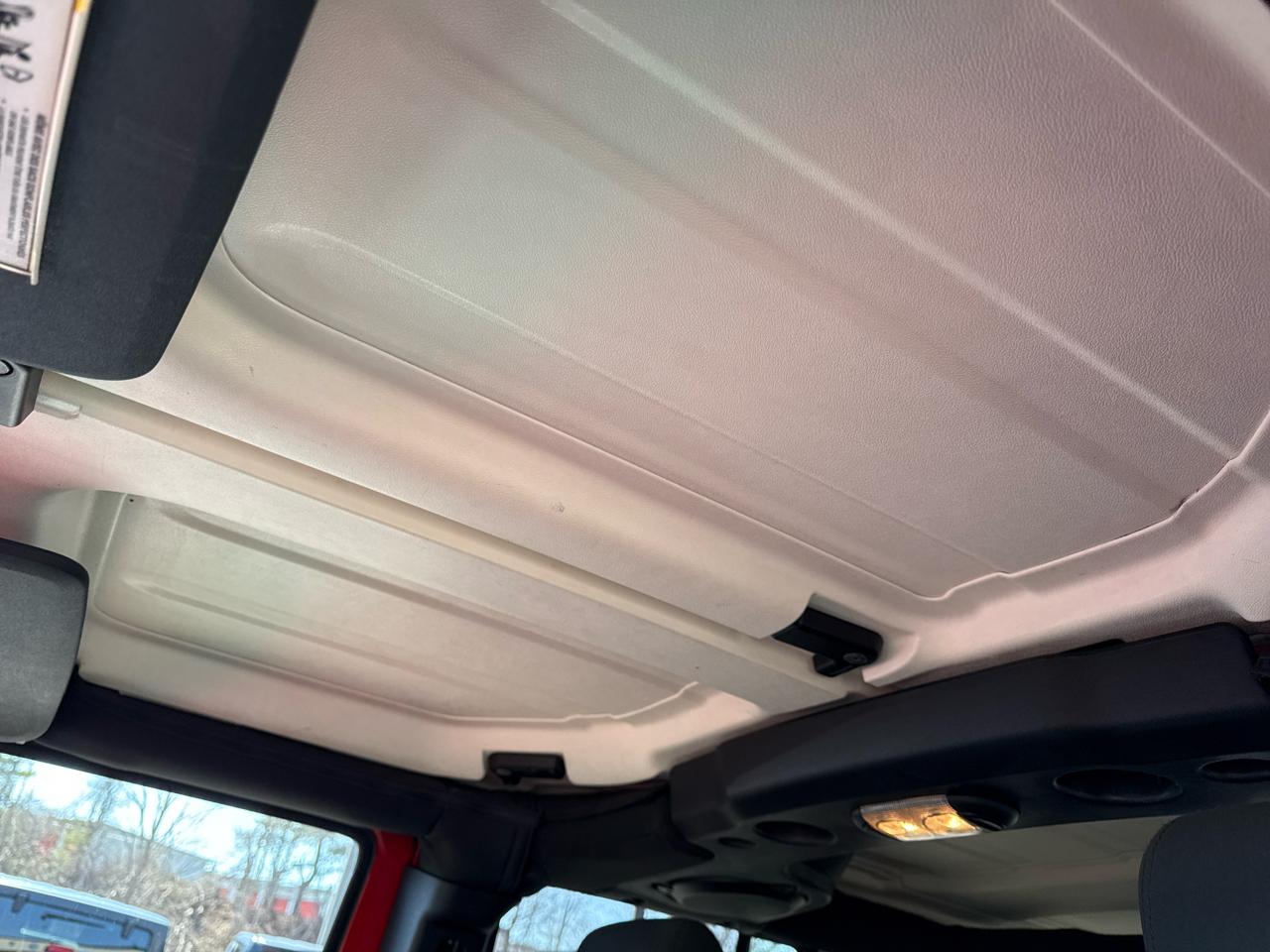 Jeep Wrangler Unlimited Sahara 4WD 2011