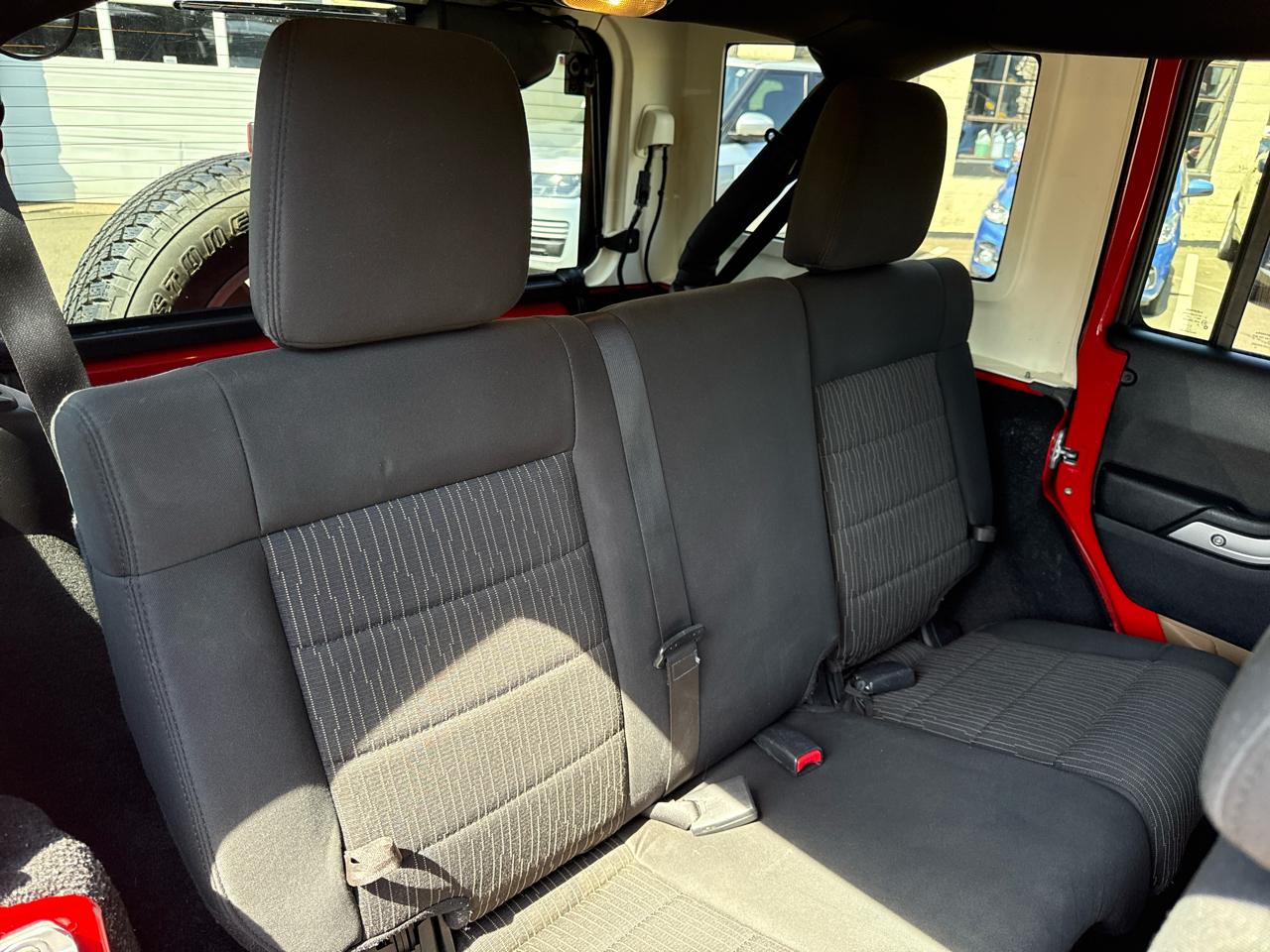 Jeep Wrangler Unlimited Sahara 4WD 2011