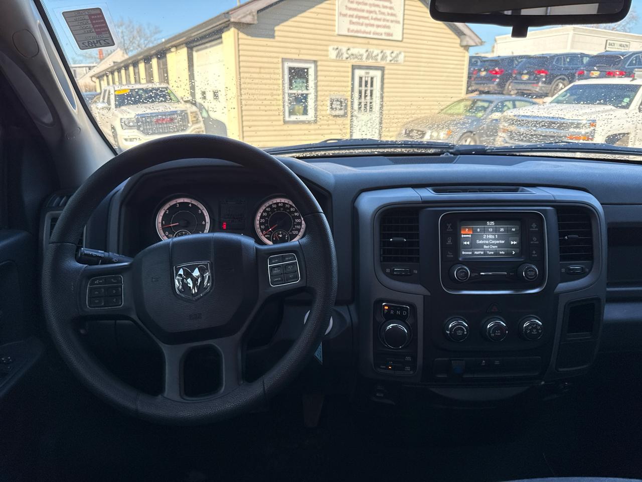 RAM 1500 Tradesman Quad Cab 4WD 2016