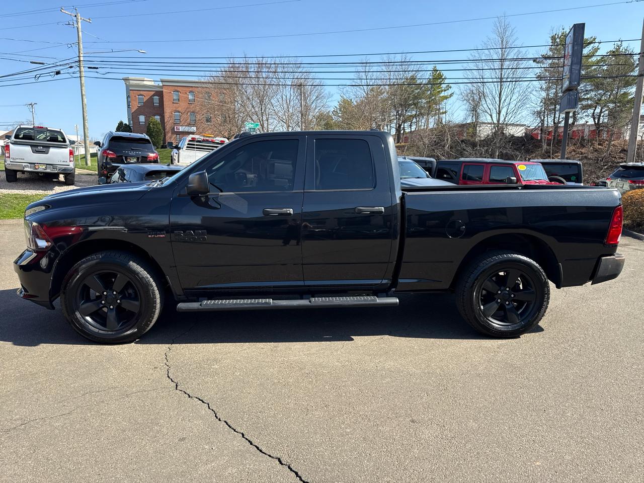 RAM 1500 Tradesman Quad Cab 4WD 2016