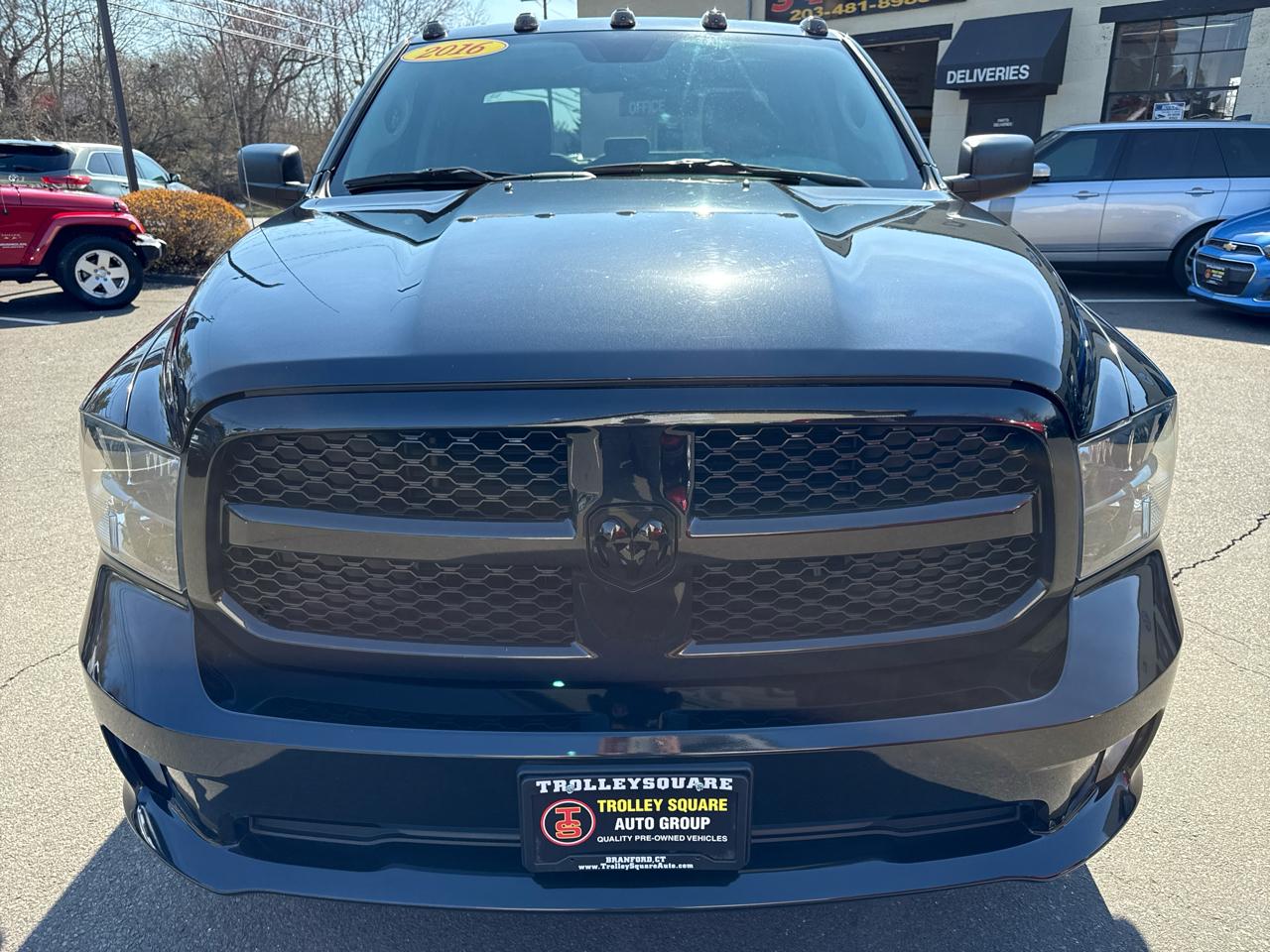 RAM 1500 Tradesman Quad Cab 4WD 2016