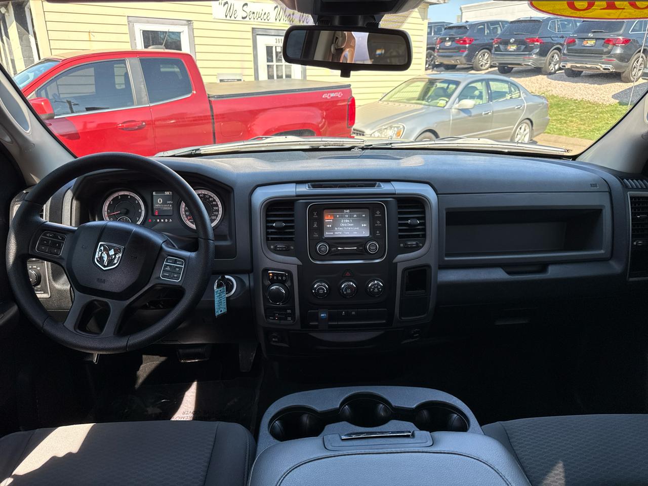 RAM 1500 Tradesman Quad Cab 4WD 2016