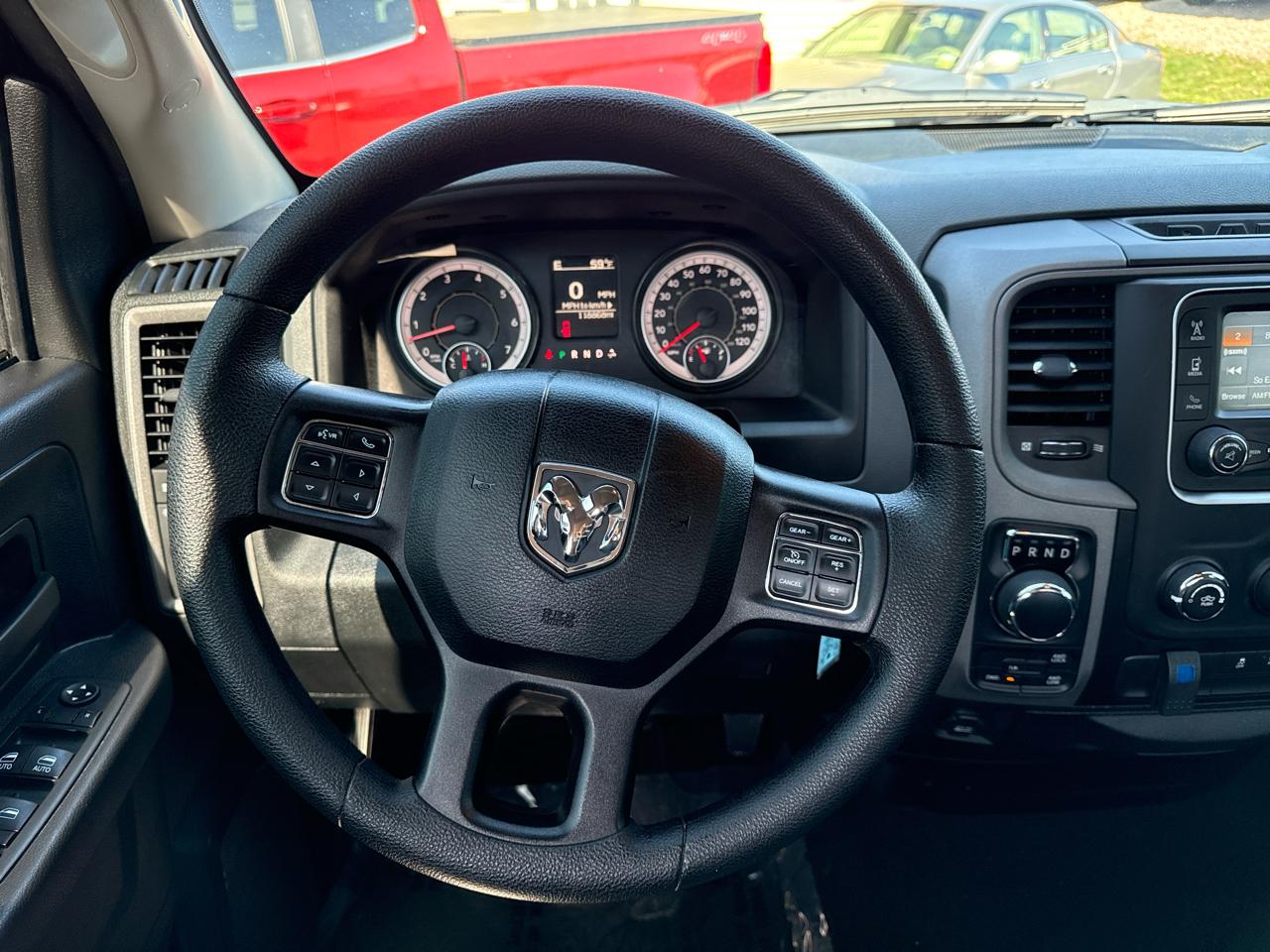 RAM 1500 Tradesman Quad Cab 4WD 2016