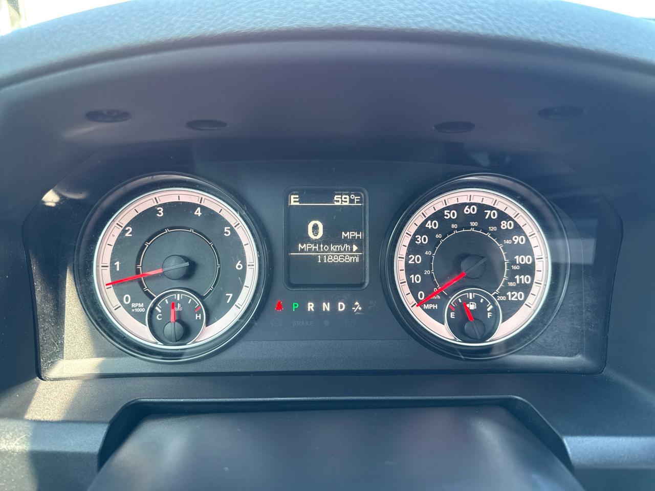 RAM 1500 Tradesman Quad Cab 4WD 2016