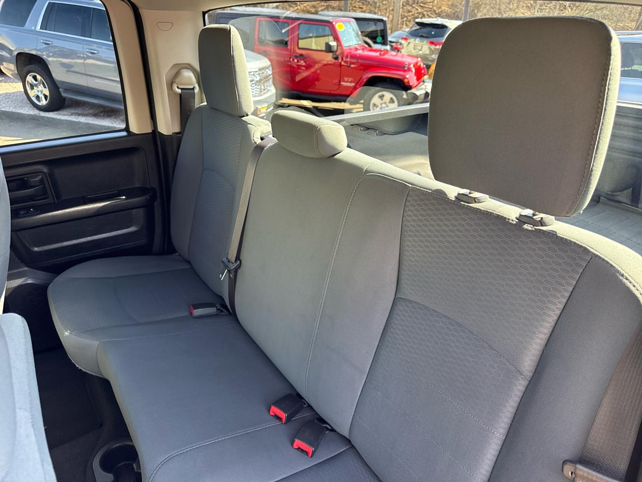 RAM 1500 Tradesman Quad Cab 4WD 2016