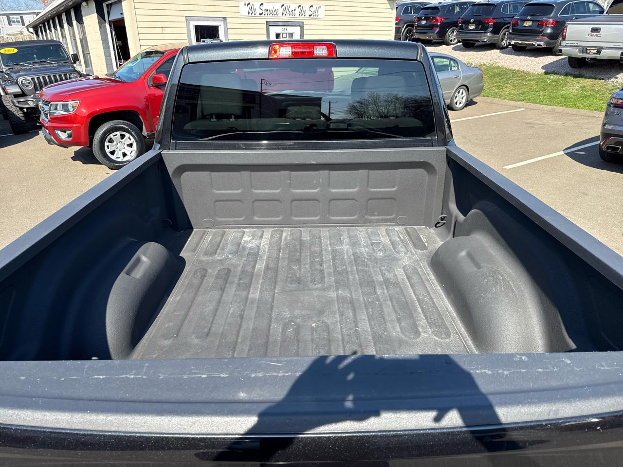 RAM 1500 Tradesman Quad Cab 4WD 2016