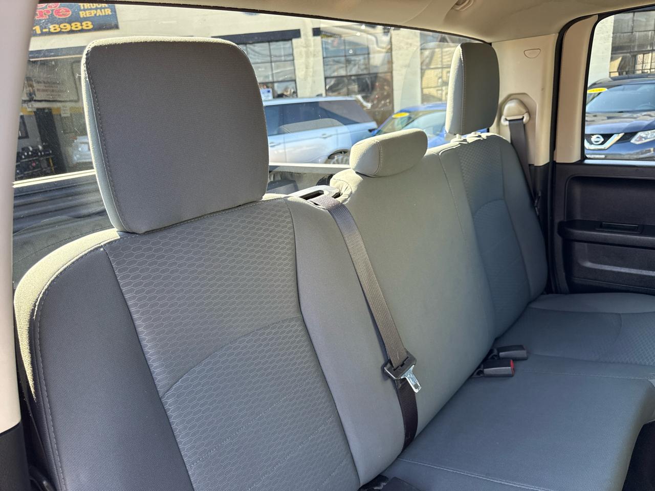 RAM 1500 Tradesman Quad Cab 4WD 2016