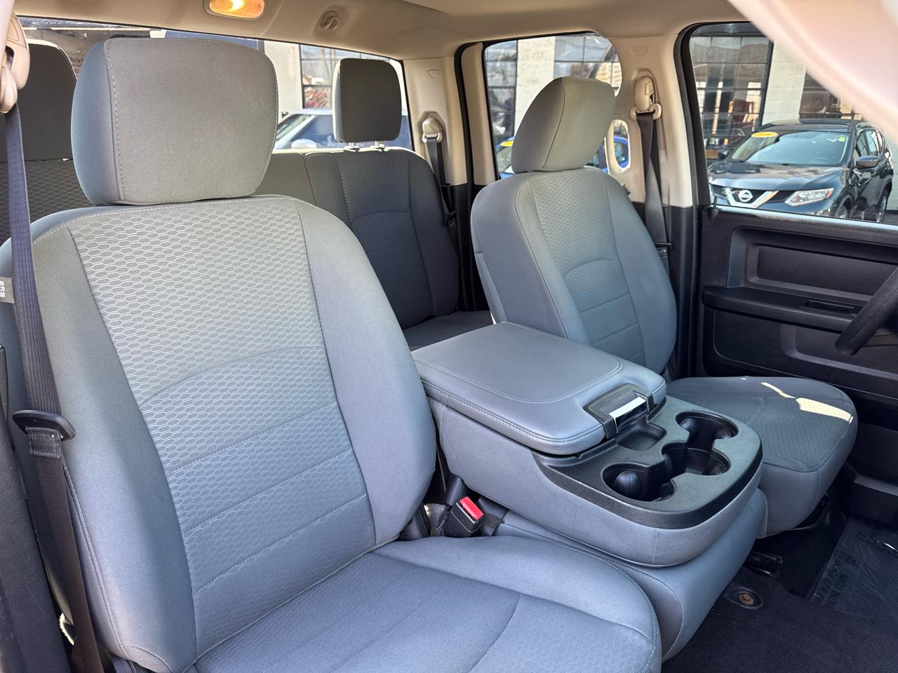 RAM 1500 Tradesman Quad Cab 4WD 2016