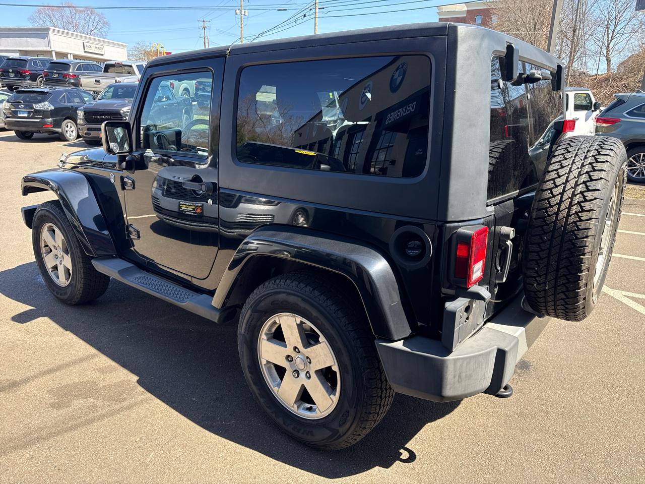 Jeep Wrangler Sahara 4WD 2011