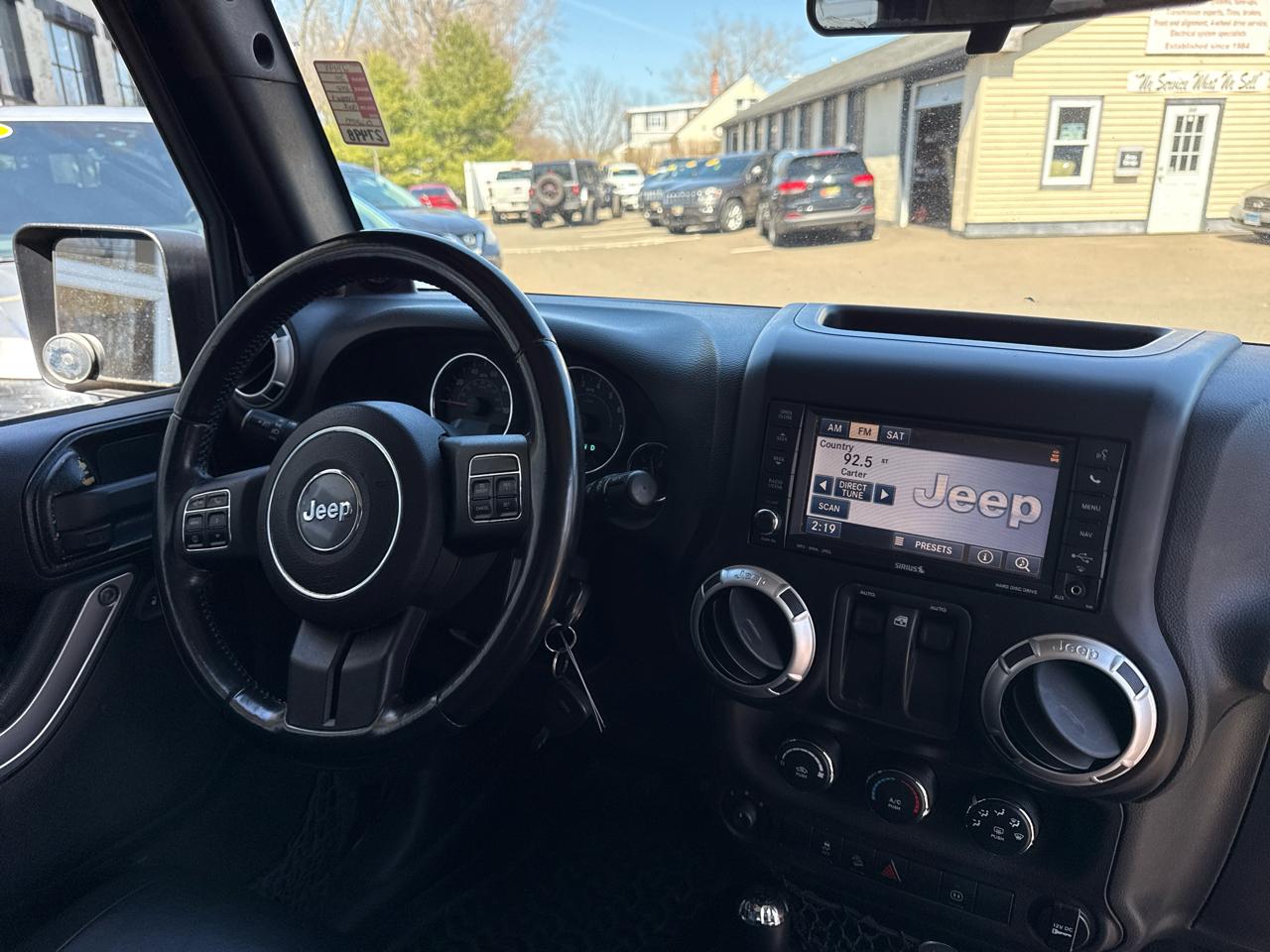 Jeep Wrangler Sahara 4WD 2011