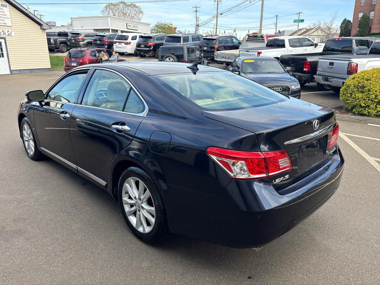 Lexus ES 350 Sedan 2010