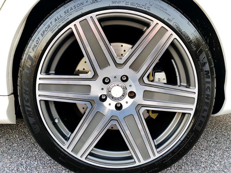 Mercedes-Benz S-Class S63 AMG 2012 Mercedes-Benz S-Class S63 AMG 2012