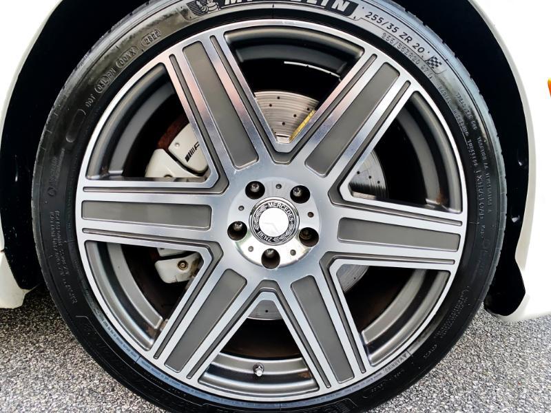 Mercedes-Benz S-Class S63 AMG 2012 Mercedes-Benz S-Class S63 AMG 2012