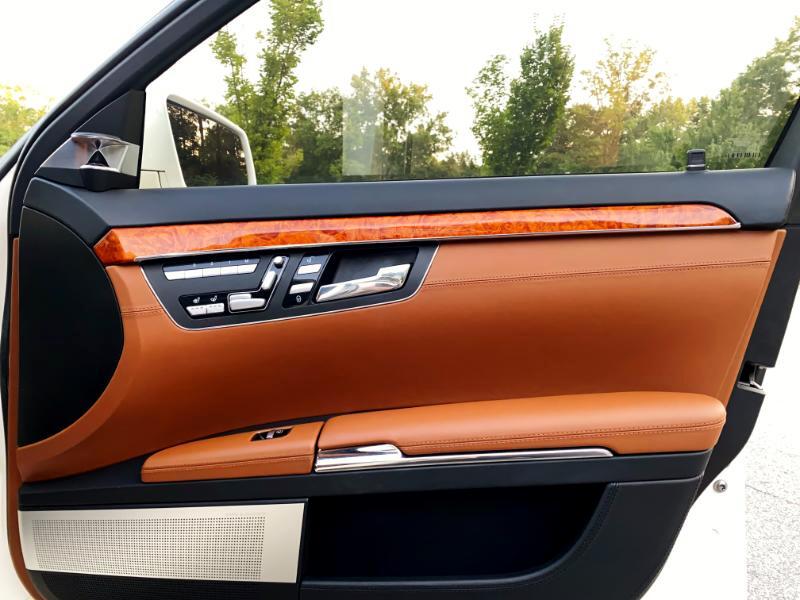 Mercedes-Benz S-Class S63 AMG 2012 Mercedes-Benz S-Class S63 AMG 2012