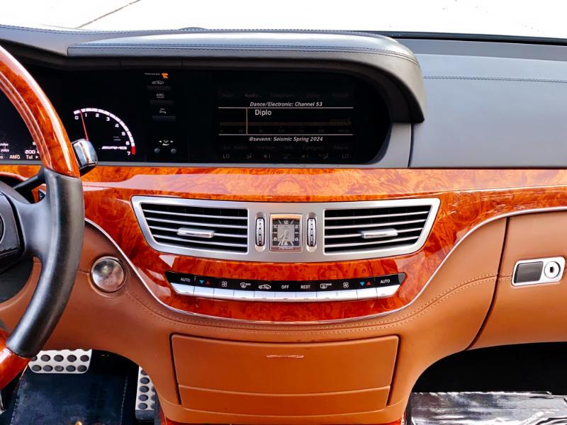 Mercedes-Benz S-Class S63 AMG 2012 Mercedes-Benz S-Class S63 AMG 2012