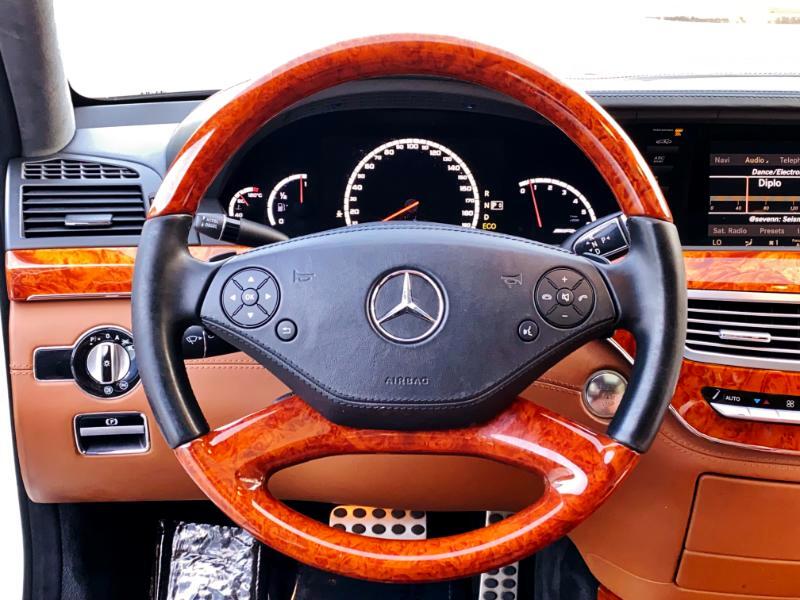 Mercedes-Benz S-Class S63 AMG 2012 Mercedes-Benz S-Class S63 AMG 2012