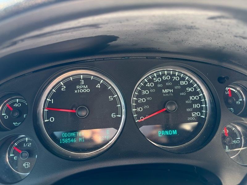 GMC Yukon Denali XL 4WD 2011