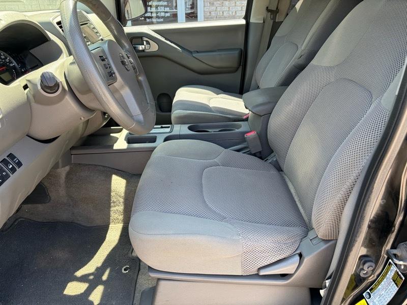 Nissan Frontier SL Crew Cab 4WD 2013