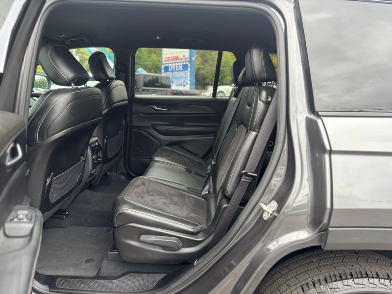Jeep Grand Cherokee L Altitude 4D SUV 4WD 2024