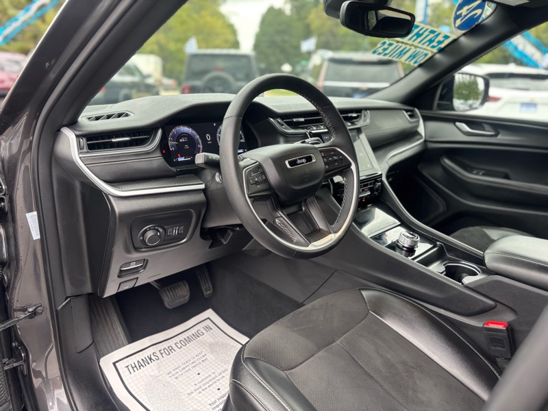 Jeep Grand Cherokee L Altitude 4D SUV 4WD 2024
