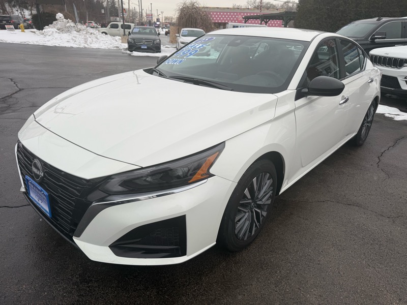 Nissan Altima 2.5 SV 2025