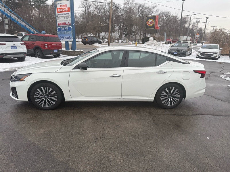 Nissan Altima 2.5 SV 2025