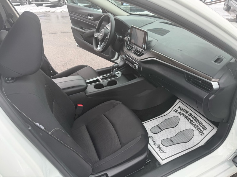 Nissan Altima 2.5 SV 2025