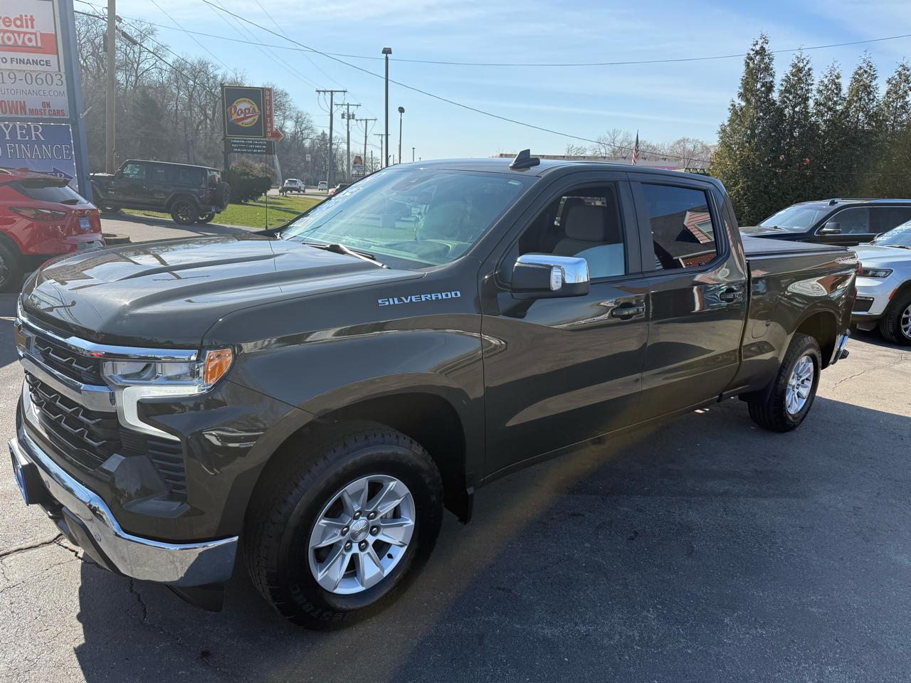 Chevrolet Silverado 1500 LT Crew Cab 4WD 2024