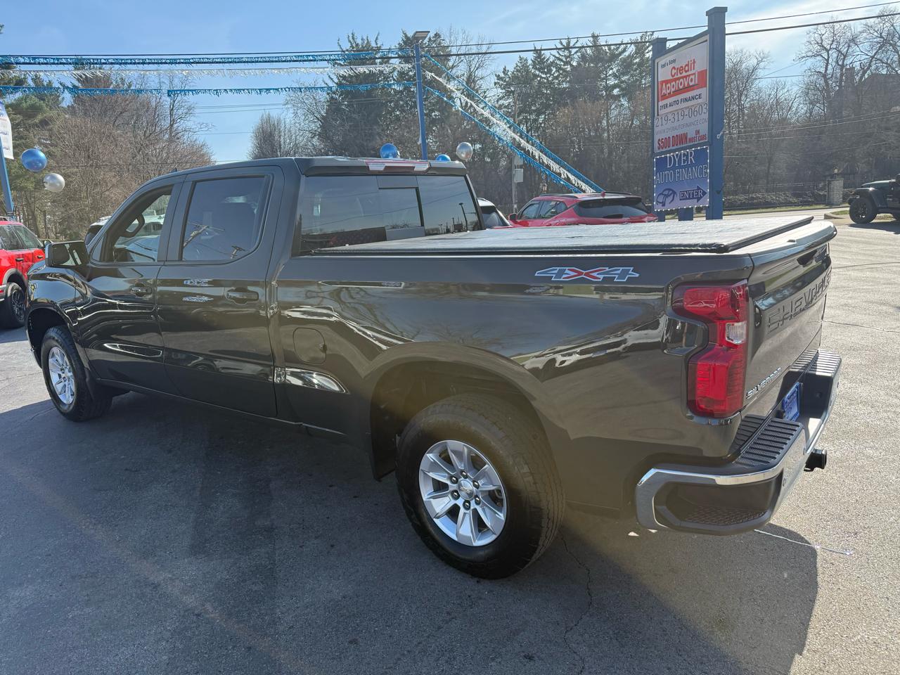 Chevrolet Silverado 1500 LT Crew Cab 4WD 2024