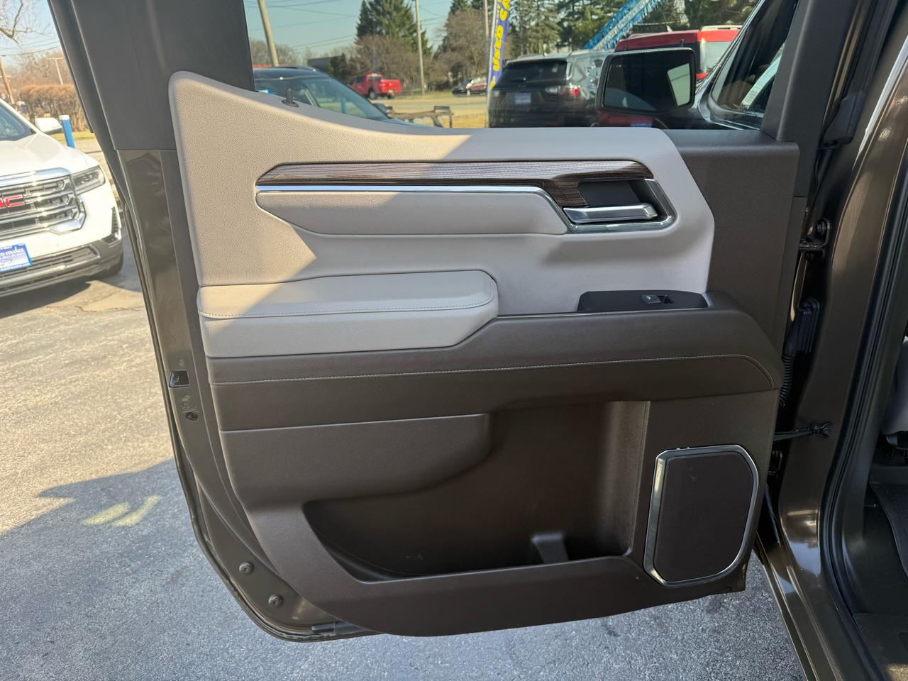 Chevrolet Silverado 1500 LT Crew Cab 4WD 2024