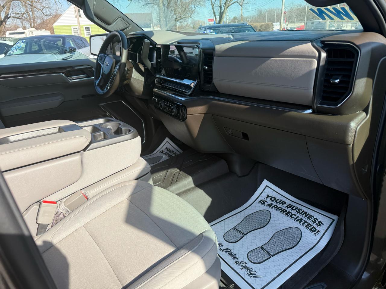 Chevrolet Silverado 1500 LT Crew Cab 4WD 2024