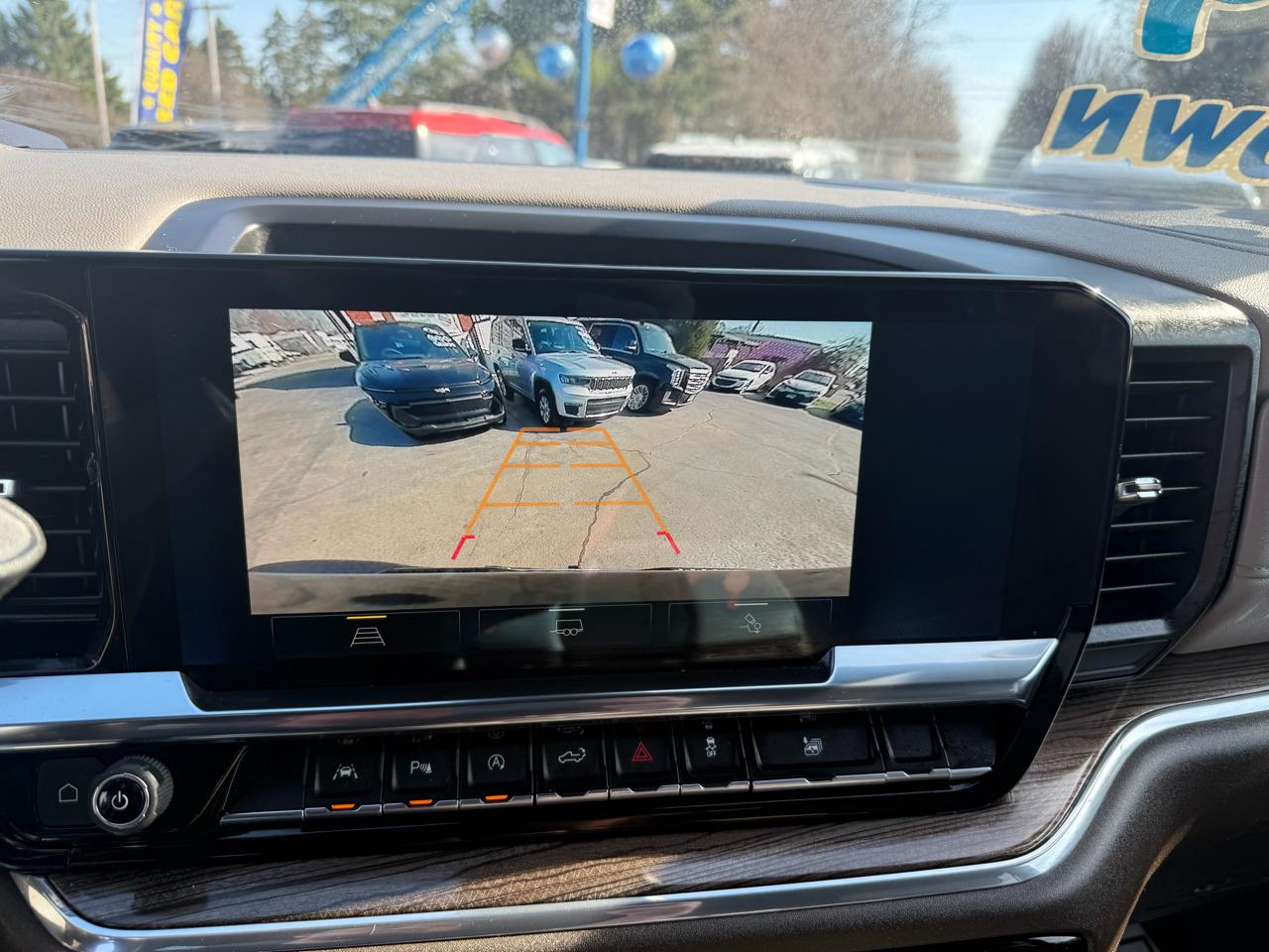 Chevrolet Silverado 1500 LT Crew Cab 4WD 2024