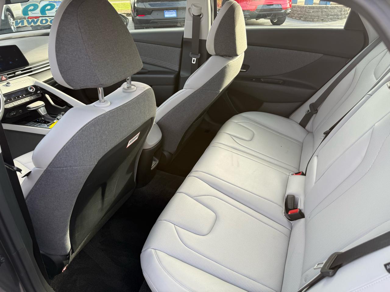 Hyundai Elantra Limited 2025