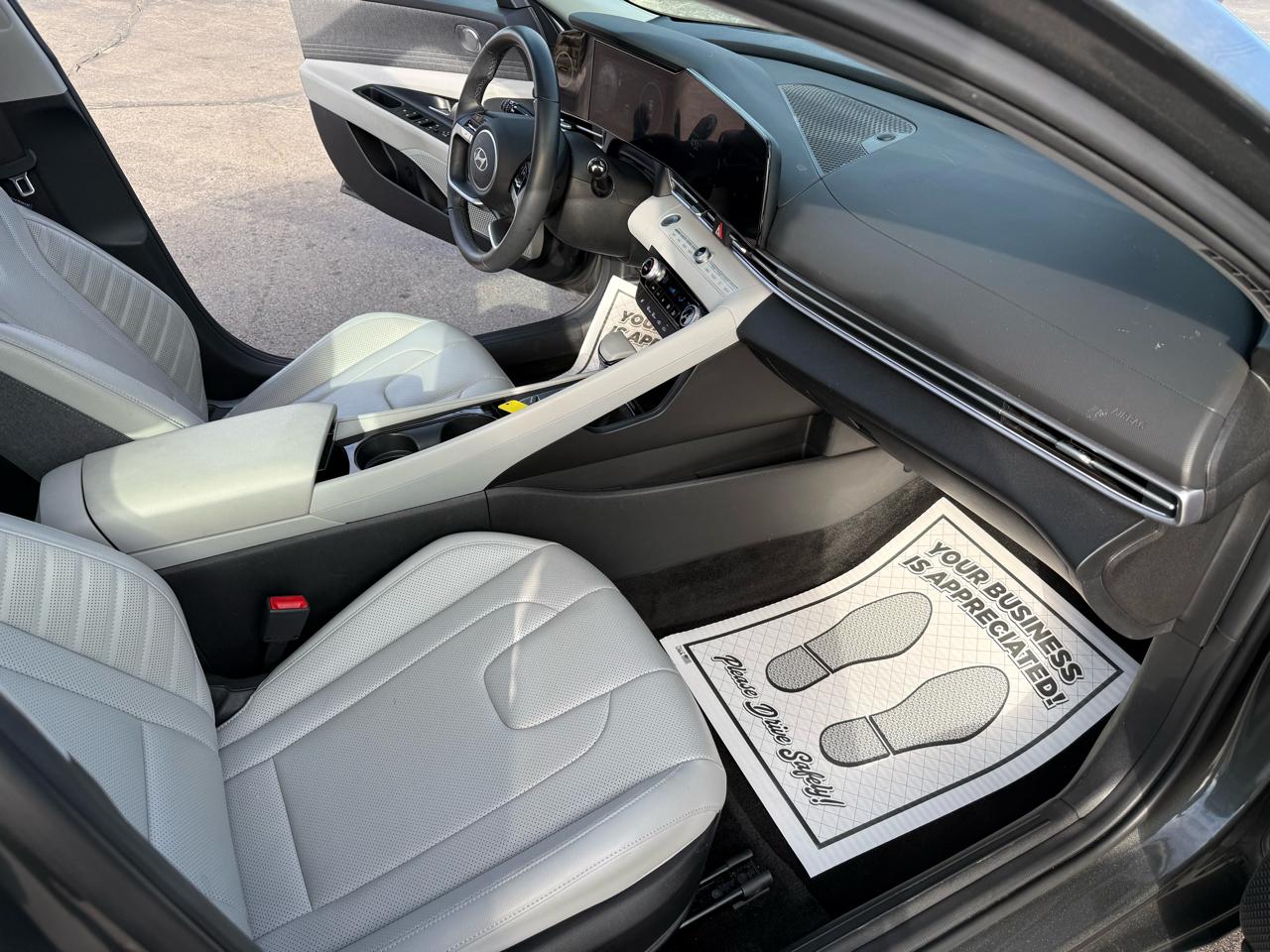 Hyundai Elantra Limited 2025