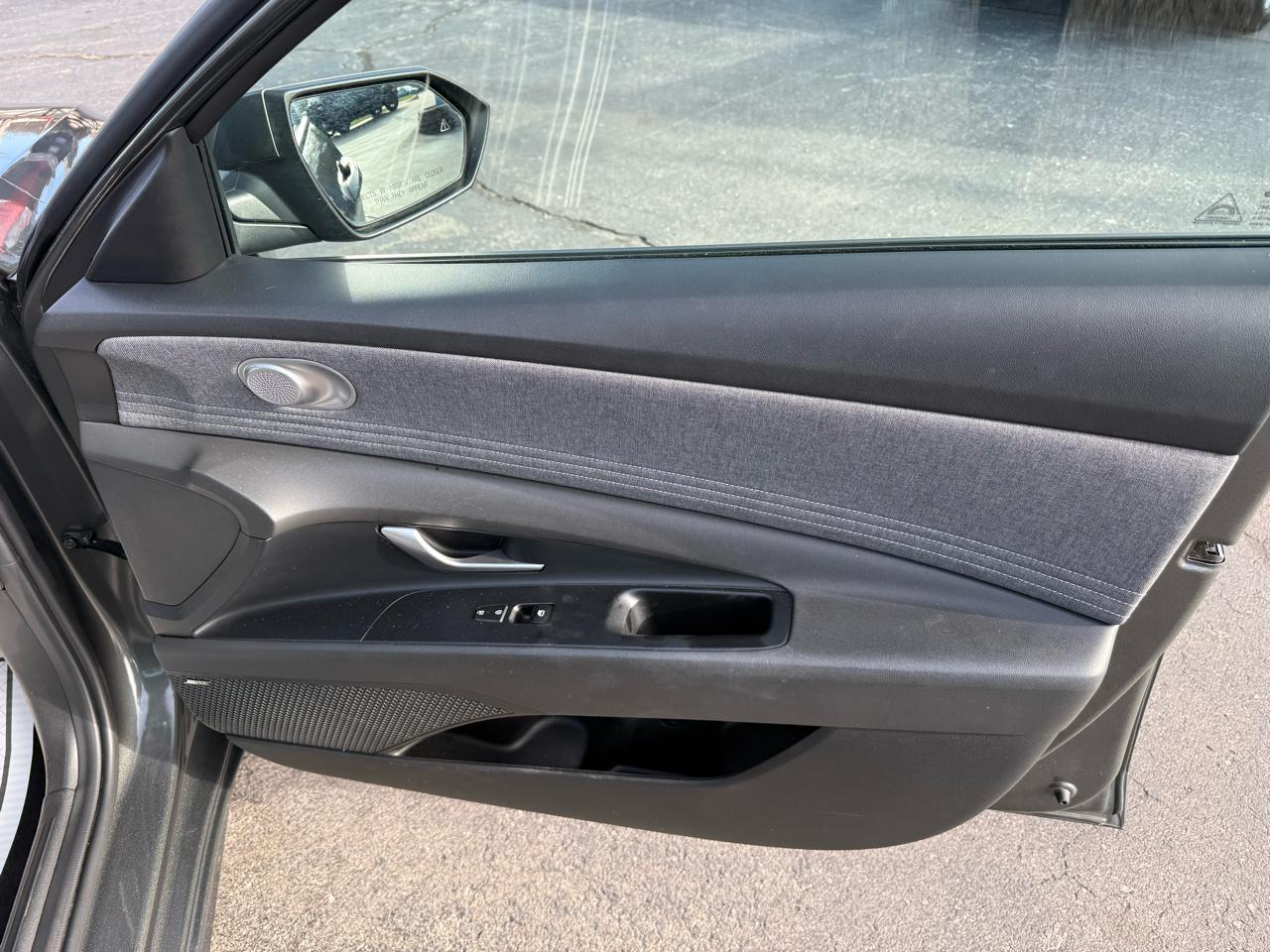 Hyundai Elantra Limited 2025