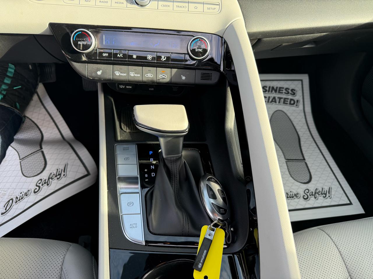 Hyundai Elantra Limited 2025