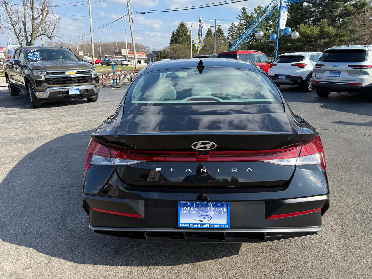 Hyundai Elantra SEL Convenience 2025