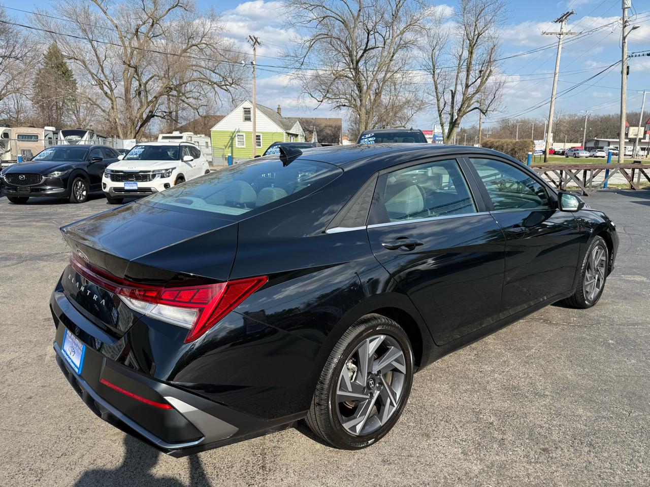 Hyundai Elantra SEL Convenience 2025