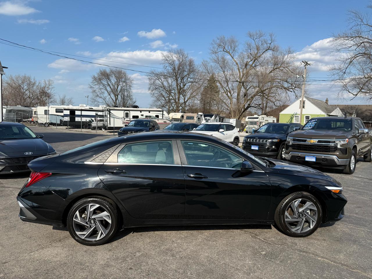 Hyundai Elantra SEL Convenience 2025