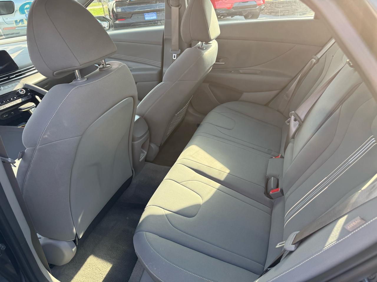 Hyundai Elantra SEL Convenience 2025