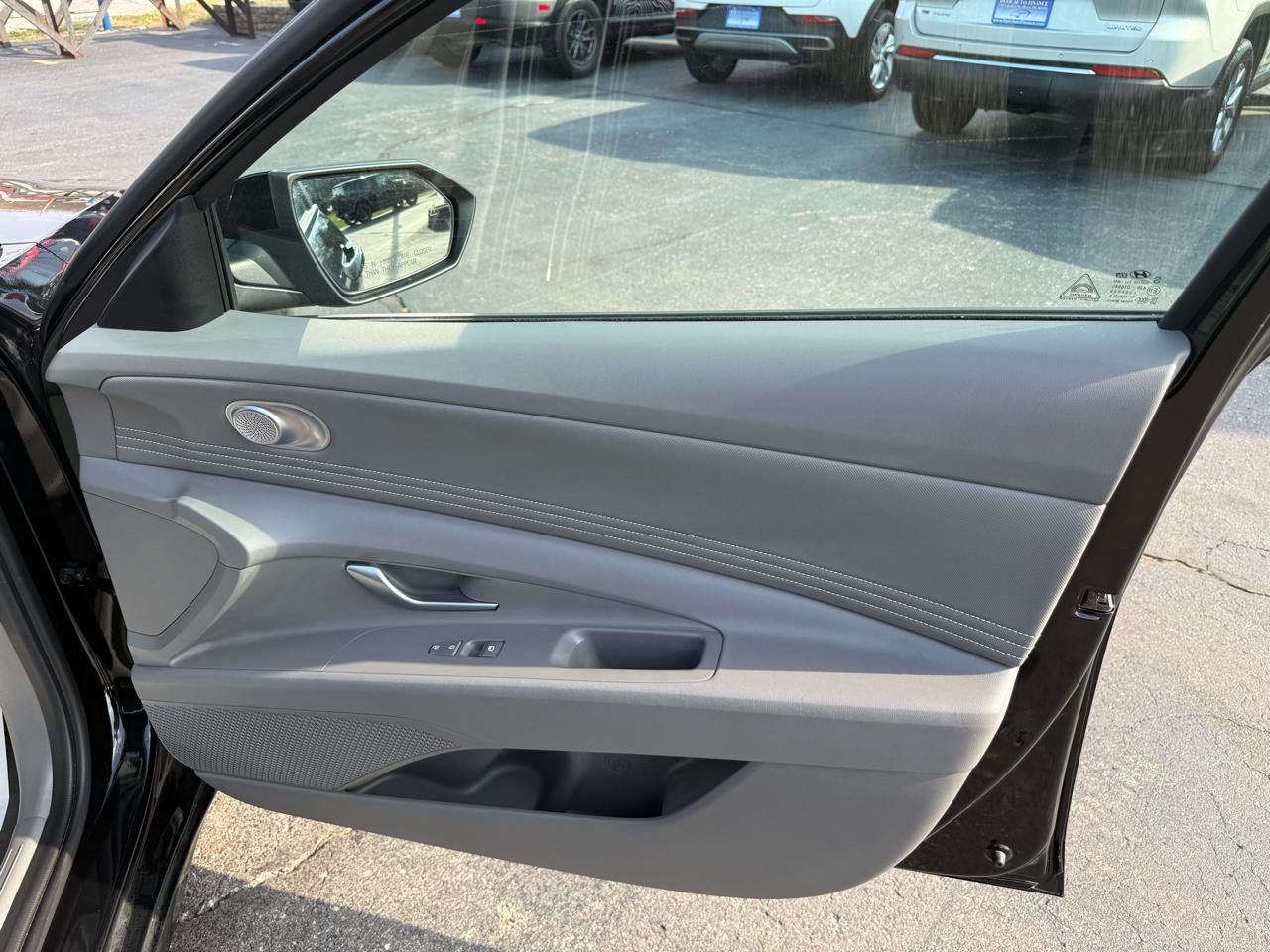 Hyundai Elantra SEL Convenience 2025