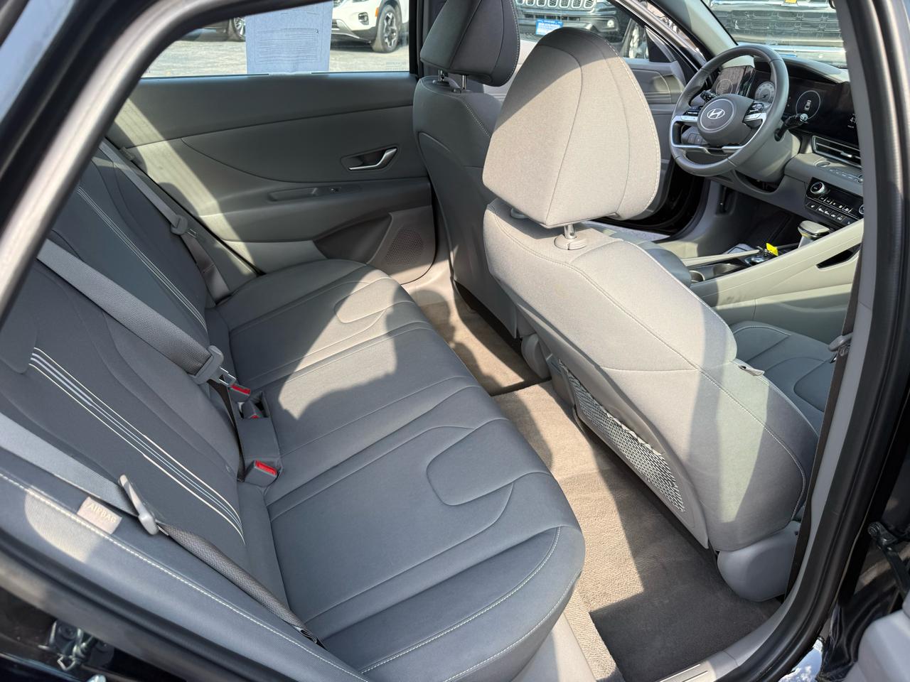 Hyundai Elantra SEL Convenience 2025