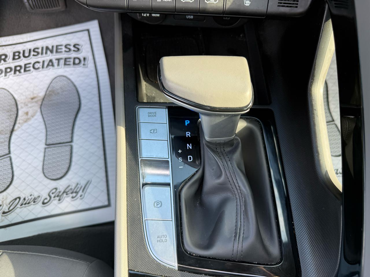 Hyundai Elantra SEL Convenience 2025