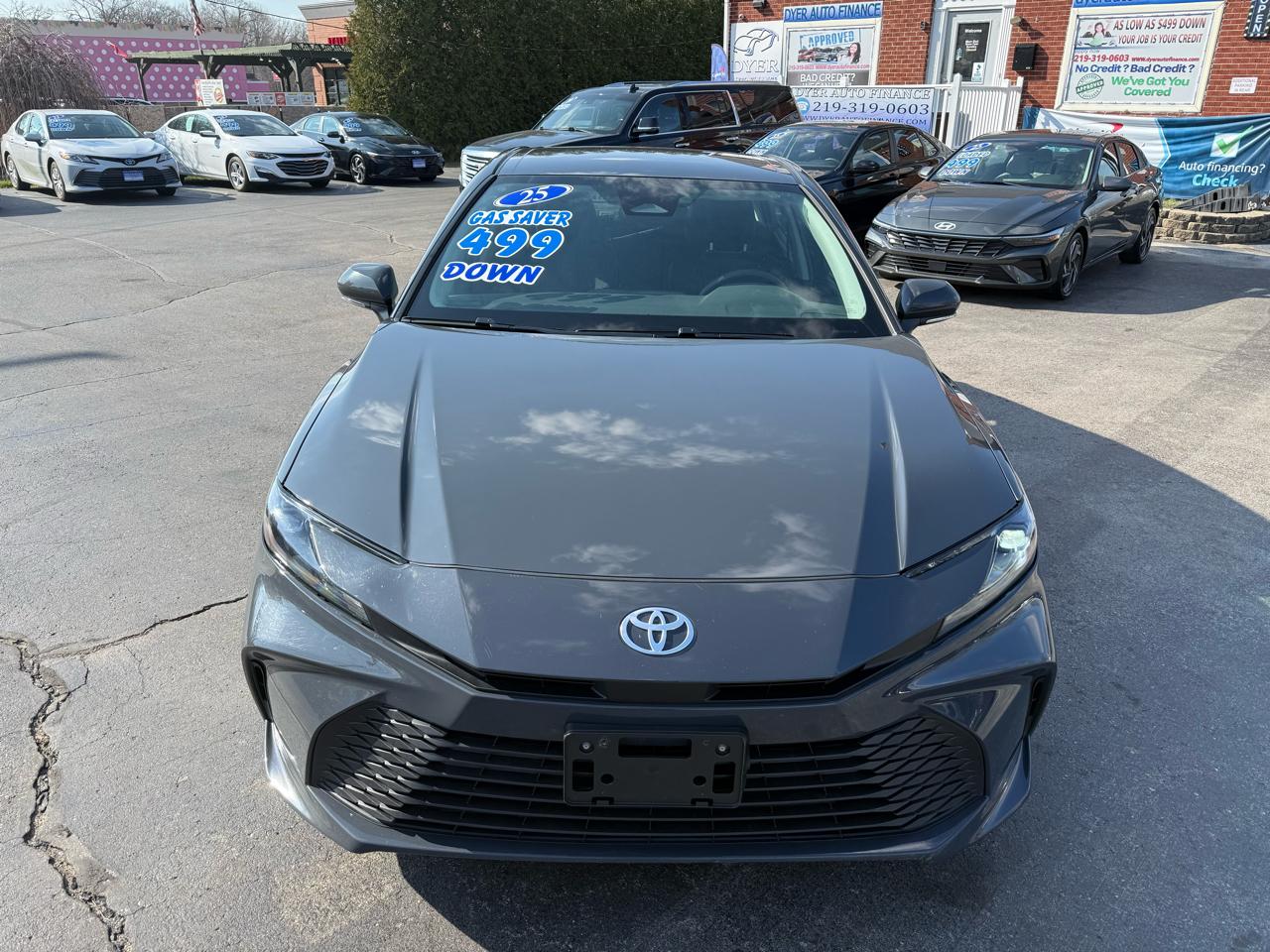 Toyota Camry Hybrid XLE 2025